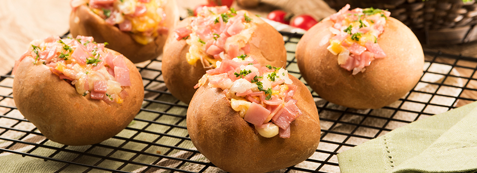 Pan de jamón con quesos y cebolla